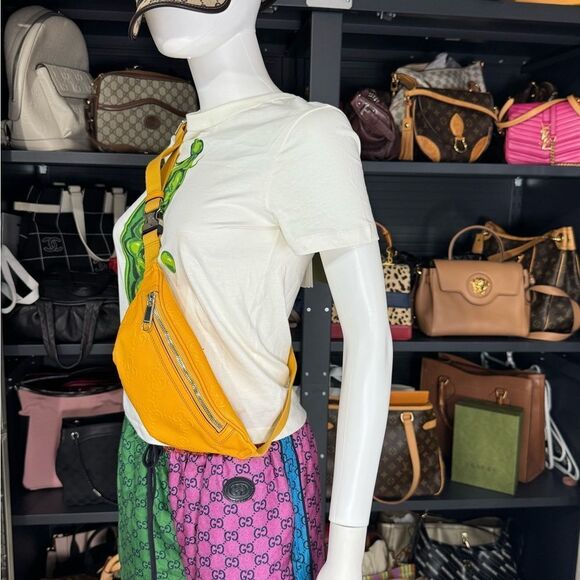 Gucci Embossed Gg Leather Perforated Belt Fanny Sling Bag Yellow - Picture 12 of 13